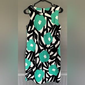 WOMEN'S DRESSBARN WHITE BLACK GREEN FLORAL SLEEVELESS SHEATH DRESS SIZE 8